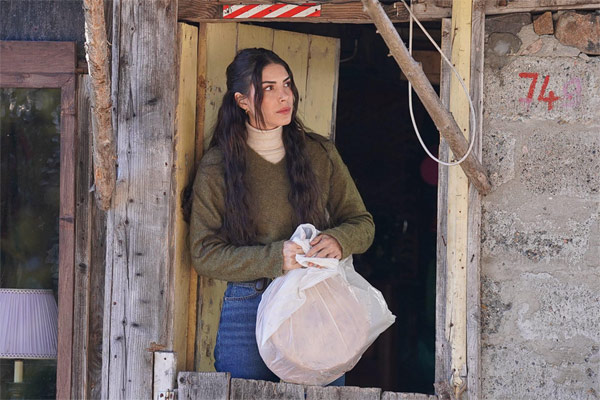 Tasacak Bu Deniz Season 1 Episode 4 Urdu Subtitles | Watch Bolum 4 on NiaziPlay