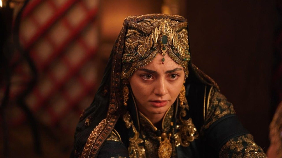 Scenes from Kurulus Osman Season 5 Episode 140, showing the intense moments of Nayman's plan to kidnap Turkmen children, the dramatic sword fight between Alaeddin Bey and Gonca Hatun, and the strategizing of Malhun Hatun and Bala Hatun against the kidnapping. The images should capture the historical setting, the emotional intensity of the characters, and the dramatic tension of the scenes. Include Ottoman-era costumes and settings, emphasizing the historical drama genre.