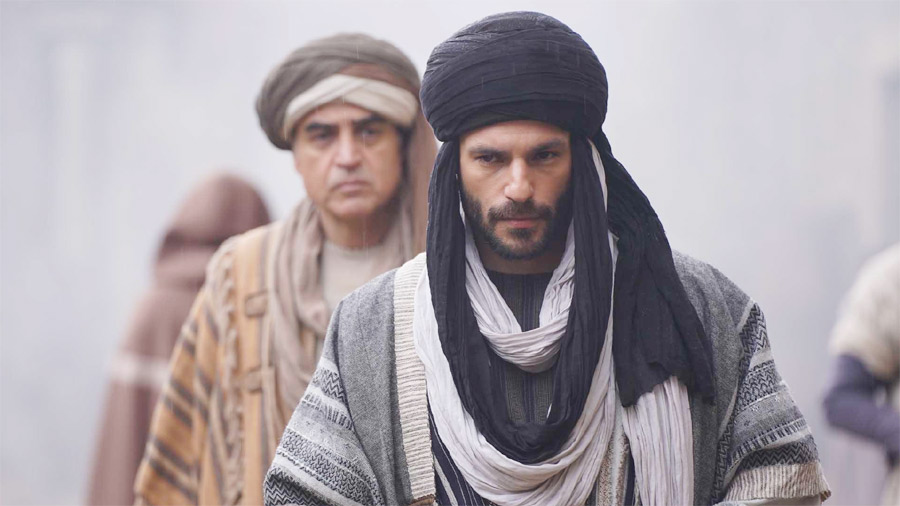 The captivating Mehmed Fetihleri Sultani continues in Episode 5! Witness Mehmed embark on a perilous mission on his wedding night, face a shocking loss, and navigate palace turmoil. Learn how to watch the episode with Urdu subtitles on NiaziPlay!