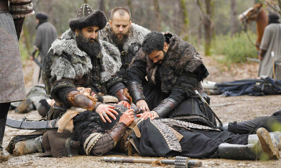 The epic serie of Sultan Salahuddin Ayyubi continues in Episode 19! Witness alliances shift, a daring rescue unfold, and a new enemy rise. Discover where to watch the episode with Urdu subtitles and prepare for another thrilling episode!