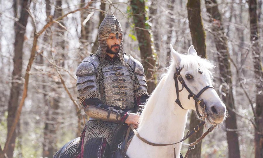 Brace yourself for a captivating episode of Mehmed Fatihli Sultanı (Episode 8)! The sudden death of Sultan Murad throws the Ottoman Empire into chaos. Witness Mehmed and Orhan's desperate race for the throne, a cunning plot, and a shocking betrayal. Find out where to watch the episode with English subtitles!