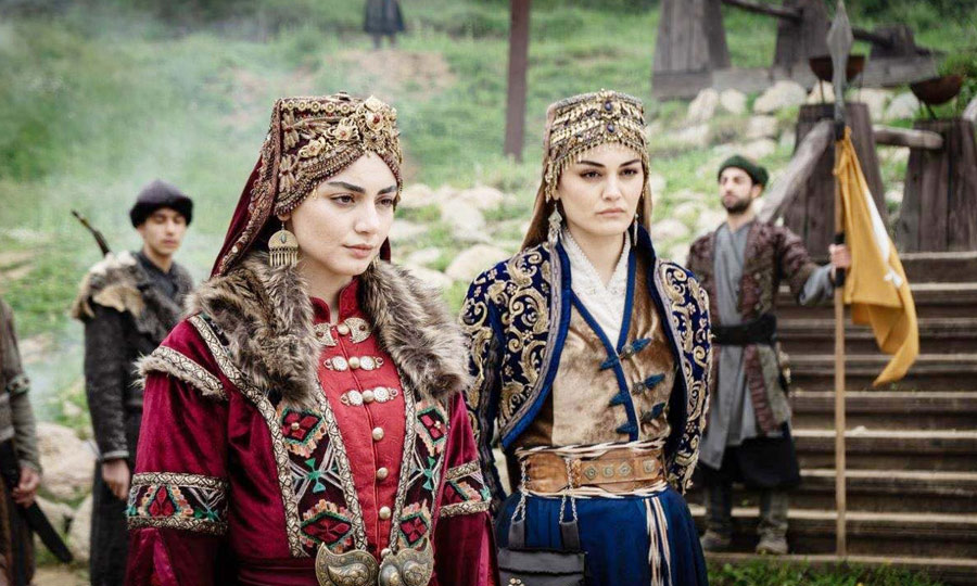 Brace yourself for the heart-pounding Kuruluş Osman Season 5 Episode 160 (Urdu subtitles)! Witness Osman Bey strategize to capture Mekece Castle, while Bala Hatun confronts a suspicious Melike Hatun. New alliances form and betrayals simmer. Don't miss the action on NiaziPlay!