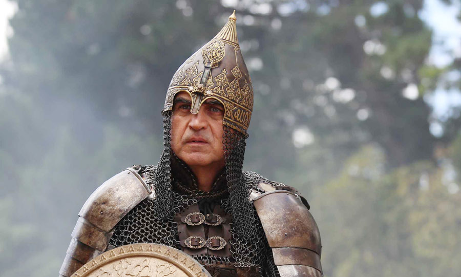 Witness the relentless pursuit of conquest in Mehmed Fatihli Sultanı (Season 1, Episode 14 with Urdu subtitles)! Mehmed leads a final assault on Dimitria castle, while a cunning plot unfolds within Byzantium's walls. Uncover the thrilling strategy and political intrigue on NiaziPlay!