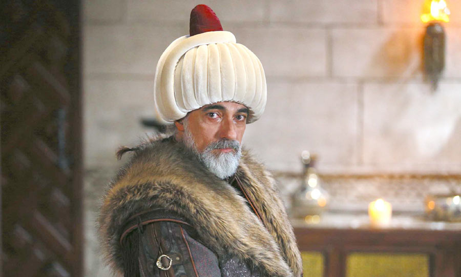 Brace yourself for the heart-stopping Mehmed Fatihli Sultanı Episode 15 (Season 1, Bolum 15 with Urdu subtitles)! Witness a shocking plot against Orhan, a desperate mission by Halime, and a cunning Byzantine scheme. Will Mehmed's plans prevail? Find out on NiaziPlay!