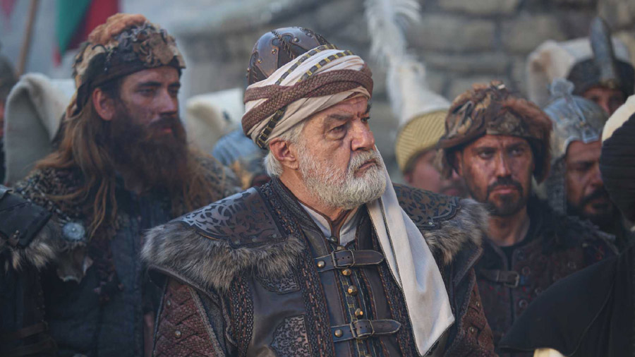 Witness the meticulous preparations for the historic siege of Constantinople in Mehmed Fetihler Sultani Season 2, Episode 16 (English Subtitles)! Mehmed rallies his forces, strengthens his navy, and faces a crucial decision involving a long-lost brother.