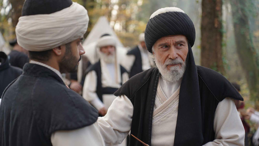 Watch Mehmed Fetihler Sultani Season 2 Episode 28 with Urdu Subtitles on NiaziPlay. Witness Sultan Mehmed’s fierce strategies, naval battles, and internal struggles in this gripping episode.