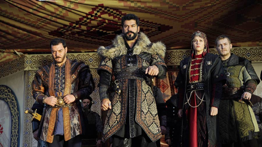 Watch Kurulus Osman Season 6 Episode 177 with Urdu Subtitles. Witness Osman Bey’s relentless fight against the Mongol Commander Ulugan, Prince Orhan’s rescue, and Bala Hatun’s struggle for Poena. Stream now on NiaziPlay.