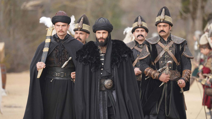 Mehmed Fetihler Sultani Season 2 Episode 35 Urdu Subtitles – Power struggles, betrayals, and strategic war moves unfold in Bolum 35. Watch with Urdu Subtitles on NiaziPlay.