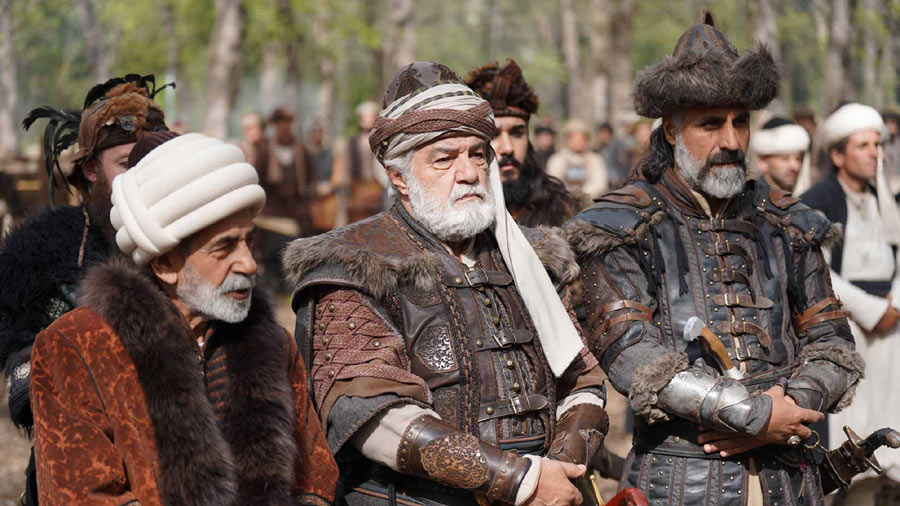 Watch Mehmed Fetihler Sultani Season 2 Episode 44 English Subtitles on NiaziPlay. As Sultan Mehmed begins reshaping Constantinople, a secret organization strikes from the shadows. Bolum 44 reveals betrayal, transformation, and power shifts in SEASON 2.