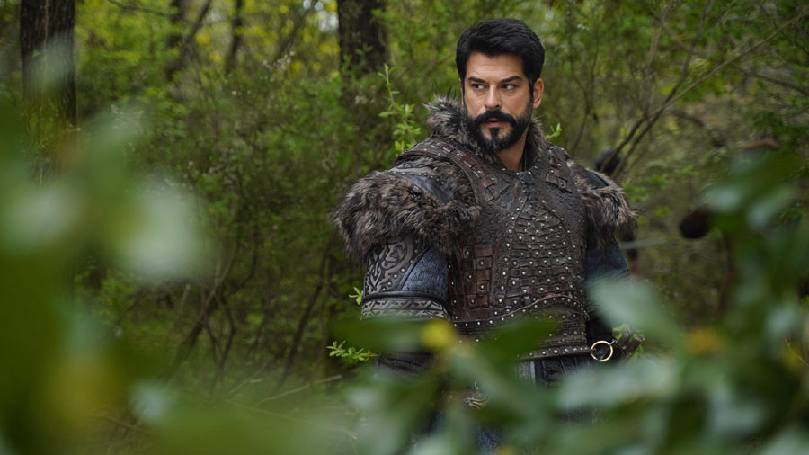 Watch Kurulus Osman Season 6 Episode 190 Urdu Subtitles on NiaziPlay. As Claudius plots a coup and Kuçar targets Gonca and Fatma, Bolum 190 delivers betrayal, brotherhood, and a fierce retaliation by Osman Bey in SEASON 6.