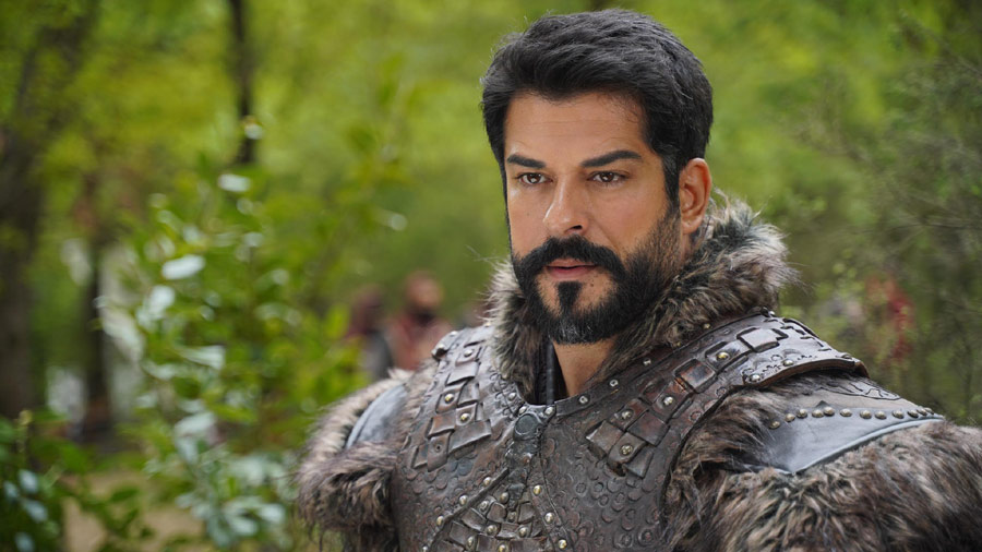 Watch Kurulus Osman Season 6 Episode 190 Urdu Subtitles on NiaziPlay. As Claudius plots a coup and Kuçar targets Gonca and Fatma, Bolum 190 delivers betrayal, brotherhood, and a fierce retaliation by Osman Bey in SEASON 6.
