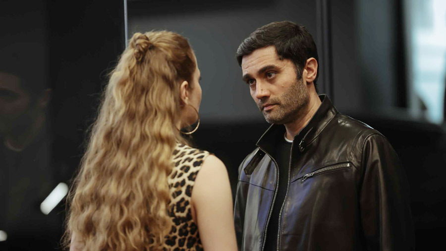 Watch Teskilat Season 5 Episode 142 Urdu Subtitles on NiaziPlay as Altay launches a bold revenge mission, Kate tries to escape justice, and Korkut faces a dangerous trap. Don’t miss this intense SEASON 5 Bolum 142 drama.