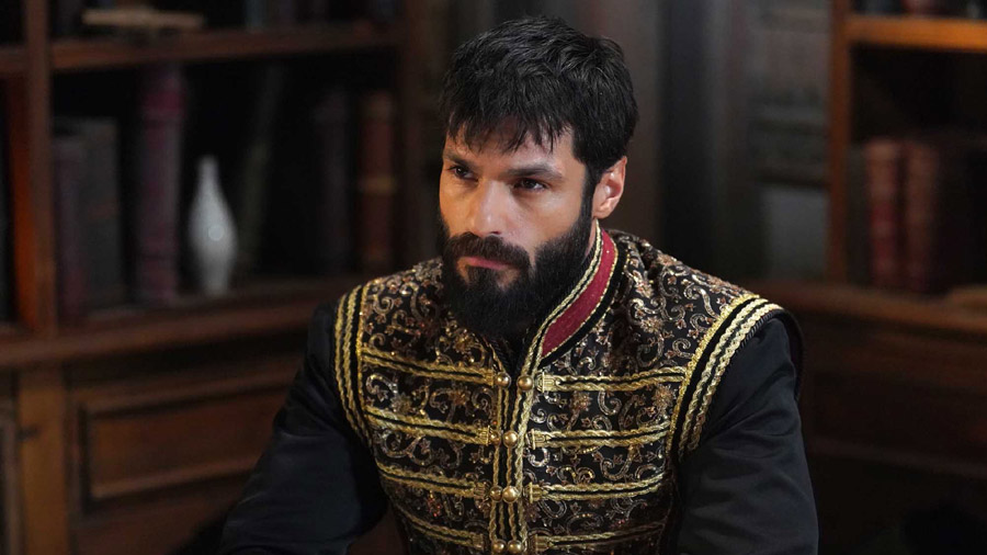 Watch Mehmed Fetihler Sultani Season 2 Episode 45 Urdu Subtitles on NiaziPlay as Sultan Mehmed's reforms face threats from a dangerous underground group. Bolum 45 of SEASON 2 is packed with betrayal, politics, and vision. Watch now in HD.