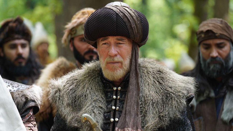 Watch Mehmed Fetihler Sultani Season 2 Episode 46 Urdu Subtitles as Mehmed hunts down betrayal, Beyazid mysteriously disappears, and Agamemnon targets Ottoman justice. Don’t miss SEASON 2 Bolum 46 in Urdu on NiaziPlay.