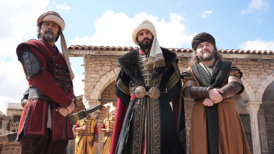 Watch Mehmed Fetihler Sultani Season 2 Episode 47 Urdu Subtitles on NiaziPlay. As Sultan Mehmed confronts a shadowy conspiracy and Vlad takes action, tensions rise within the palace and across the Balkans. Don’t miss Bolum 47 in Urdu!