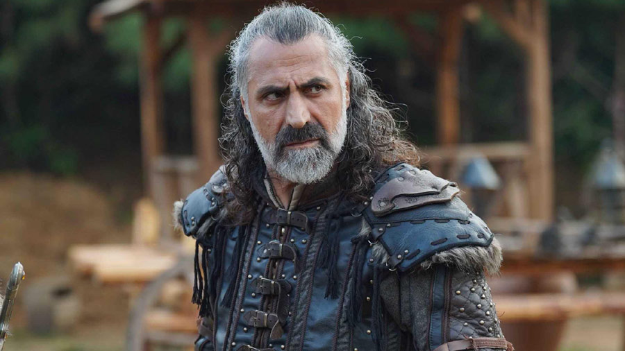 Watch Mehmed Fetihler Sultani Season 2 Episode 47 English Subtitles on NiaziPlay. Sultan Mehmed intensifies his pursuit of a hidden enemy network while Prince Beyazid faces kidnapping. Bolum 47 brings high-stakes drama and political intrigue.