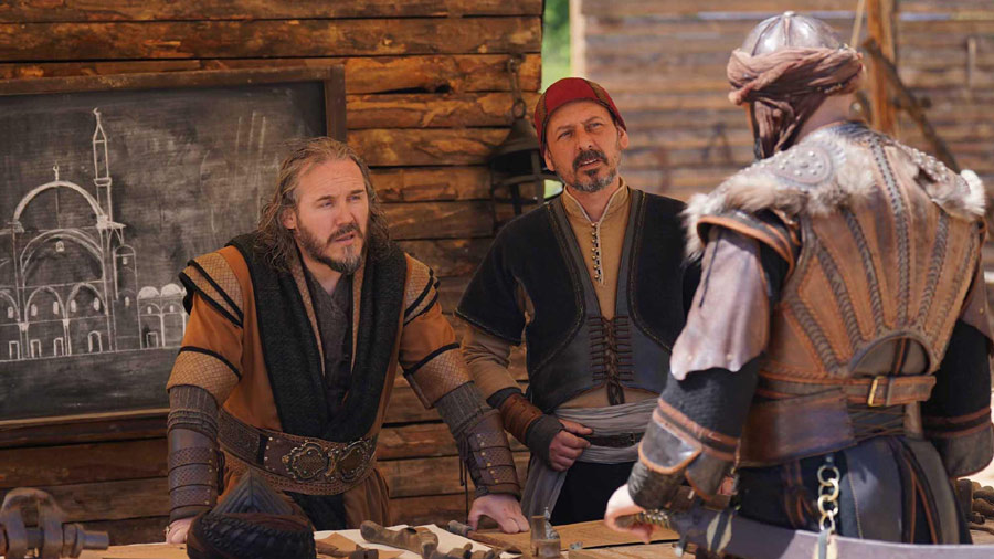 Watch Mehmed Fetihler Sultani Season 2 Episode 47 English Subtitles on NiaziPlay. Sultan Mehmed intensifies his pursuit of a hidden enemy network while Prince Beyazid faces kidnapping. Bolum 47 brings high-stakes drama and political intrigue.