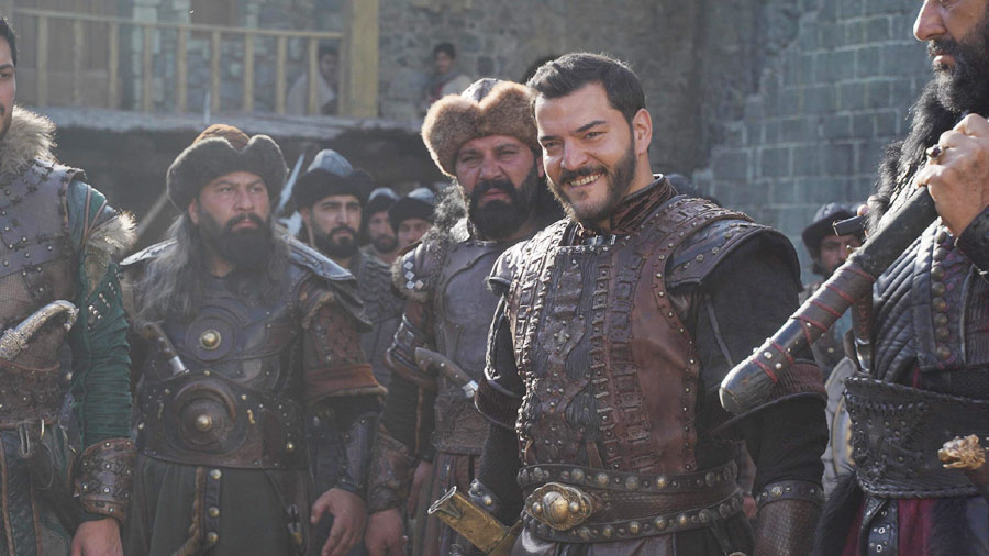Watch Kurulus Osman Season 6 Episode 193 Urdu Subtitles on NiaziPlay. Osman Bey’s conquest of Mudurnu is complete, but Claudius’s final move threatens everything. Don’t miss Bolum 193 with full Urdu Subtitles online.