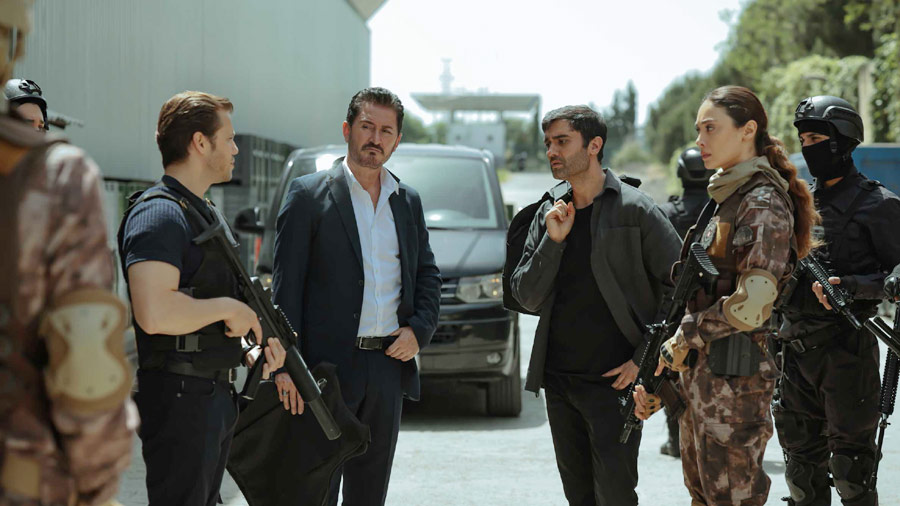 Watch Teskilat Season 5 Episode 146 Urdu Subtitles on NiaziPlay. After Akif's tragic assassination, Altay and Korkut gear up for a deadly counterattack. Bolum 146 is filled with intense emotions and shocking moves. Don’t miss it!