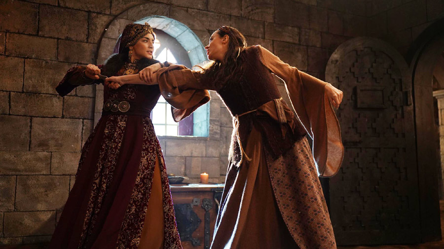 Watch Kurulus Osman Season 6 Episode 194 English Subtitles on NiaziPlay. In this epic season finale, Osman Bey defeats his deadliest enemies and prepares for a new conquest. Bolum 194 brings closure, justice, and a bold path ahead in SEASON 6’s last episode.