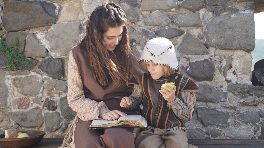 Watch Kurulus Osman Season 6 Episode 194 English Subtitles on NiaziPlay. In this epic season finale, Osman Bey defeats his deadliest enemies and prepares for a new conquest. Bolum 194 brings closure, justice, and a bold path ahead in SEASON 6’s last episode.