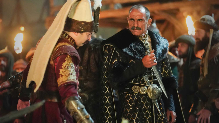Watch Mehmed Fetihler Sultani Season 2 Episode 49 Urdu Subtitles on NiaziPlay. With Çandarlı on trial and Mahmud Pasha’s return to the capital, Bolum 149 marks a political turning point in SEASON 2.