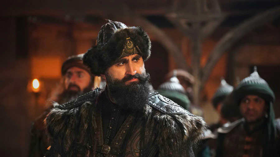 Watch Mehmed Fetihler Sultani Season 2 Episode 49 Urdu Subtitles on NiaziPlay. With Çandarlı on trial and Mahmud Pasha’s return to the capital, Bolum 149 marks a political turning point in SEASON 2.