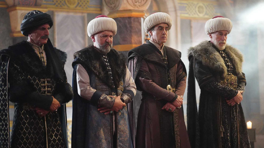 Watch Mehmed Fetihler Sultani Season 2 Episode 49 Urdu Subtitles on NiaziPlay. With Çandarlı on trial and Mahmud Pasha’s return to the capital, Bolum 149 marks a political turning point in SEASON 2.
