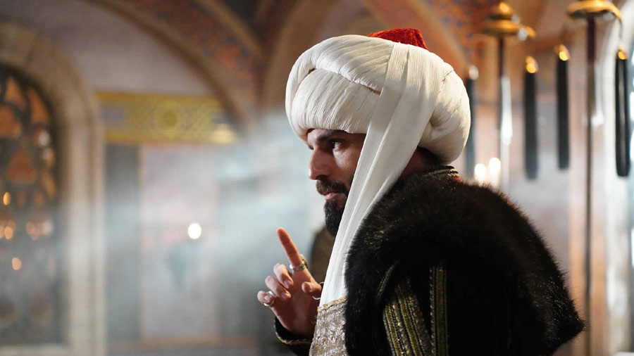 Watch Mehmed Fetihler Sultani Season 2 Episode 49 English Subtitles on NiaziPlay. Çandarlı is tried for treason while Mahmud Pasha returns to reshape the palace. Don’t miss Bolum 149, the most politically charged episode of SEASON 2.