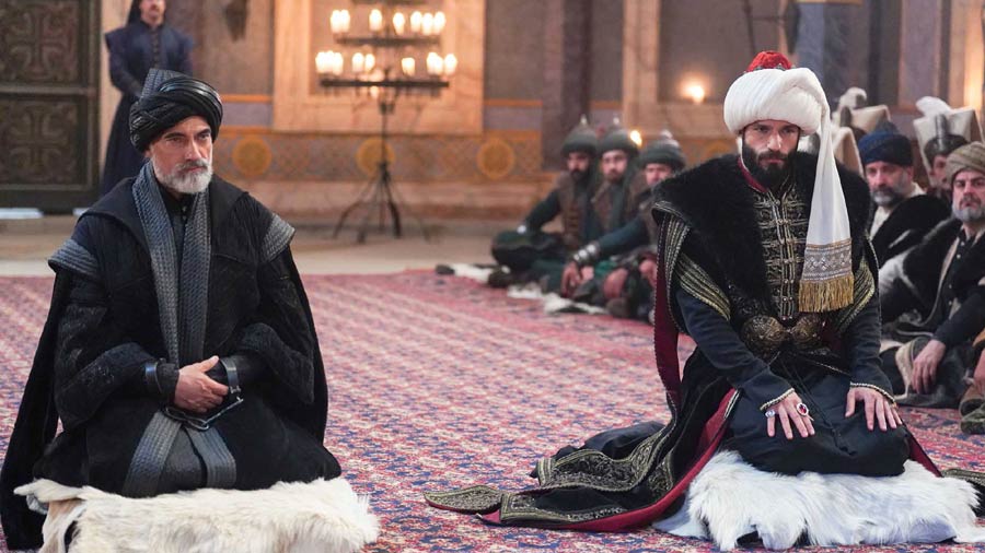 Watch Mehmed Fetihler Sultani Season 2 Episode 49 English Subtitles on NiaziPlay. Çandarlı is tried for treason while Mahmud Pasha returns to reshape the palace. Don’t miss Bolum 149, the most politically charged episode of SEASON 2.